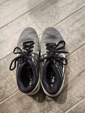Men's Gray Lightweight Running Shoes - Black Accents